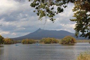 ↑島々はまだ緑色。(2017.10.17)